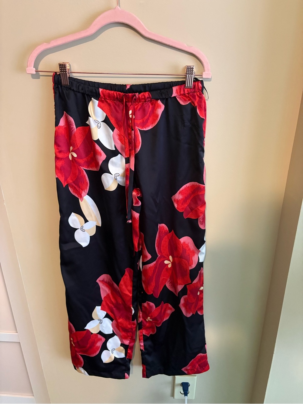 Natori Floral Satin Pajama Set Black Red XS Button Down and Pants - Picture 7 of 9